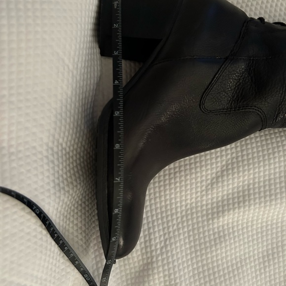 New never worn.black leather boot size 9 - Picture 15 of 16